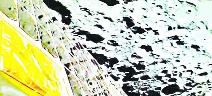 মহাকাশ থেকে ‘চন্দ্রযান-৩’-এর তোলা চাঁদের প্রথম ছবি প্রকাশ করেছে ইসরো